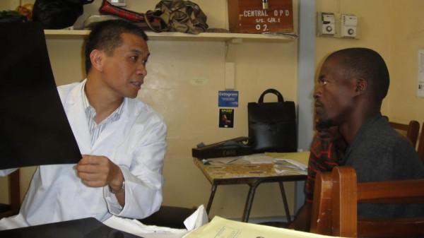 廣東援助迦納醫療12年：剛開始連醫院都進不去