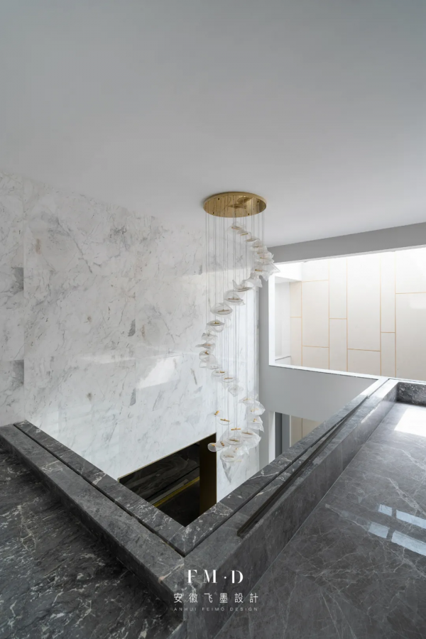 揭秘450㎡別墅的高階蛻變,上下6層客廳挑高6.4m,高階大氣很耐看 揭秘450㎡別墅的高階蛻變,上下6層客廳挑高6.4m,高階大氣很耐看