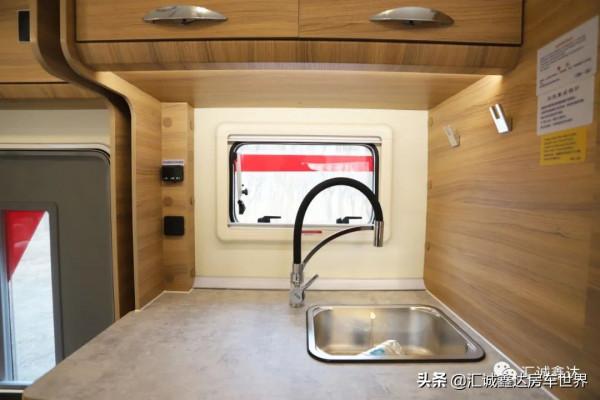 省油便宜隔音好！4床6座佈局！退休老兩口用的輕量化初級版房車