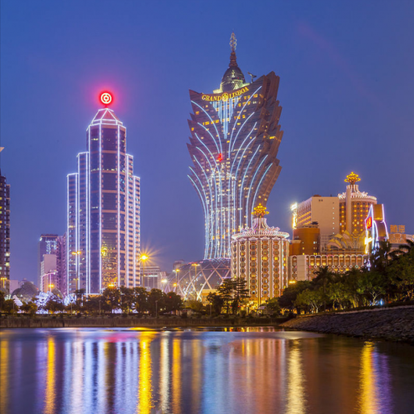 1952年葡萄牙挑釁我國，解放軍6天徹底將其打怕，還獲得4.4億賠款