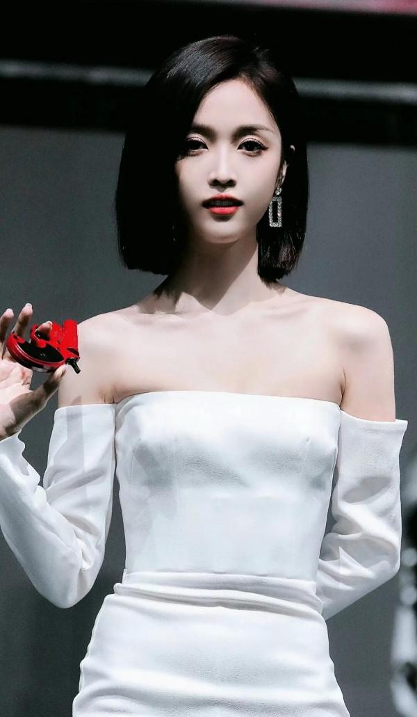 有喜歡吳宣儀的嗎?宣儀姐姐真的是太美了 有喜歡吳宣儀的嗎?宣儀姐姐真的是太美了