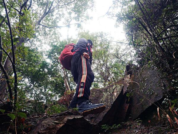 讓我輕鬆面對山野：斯立德一體成型功能徒步鞋（探索系列）