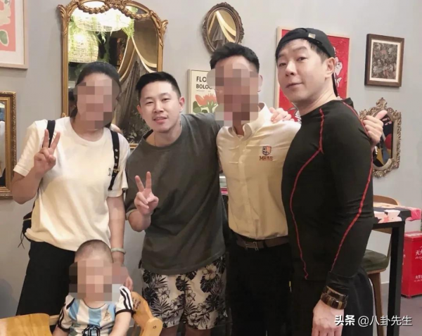 路人鏡頭下的男明星：鄧倫王嘉爾顏值出眾，楊迪董子健像路人