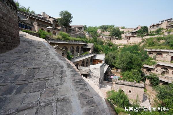 鄉村故事：南蠻子借劉姓之手燒了祠堂，毀掉了楊姓一族的興盛