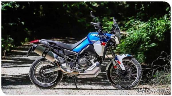 阿普利亞RS660 拉力版