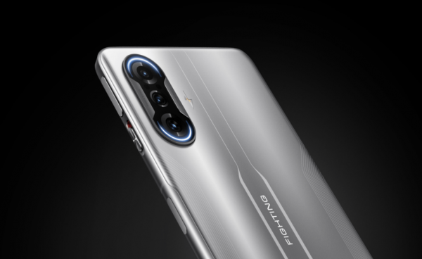 效能比麒麟999更強，12G+256G定價親民，120hz+5065毫安