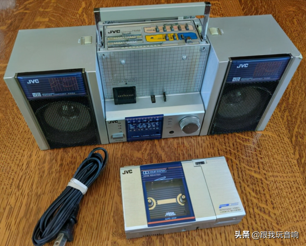 JVC PC-RM100JW盒式錄音機 收音機擴音器 可拆卸行動式組合音響系統 JVC PC-RM100JW盒式錄音機 收音機擴音器 可拆卸行動式組合音響系統
