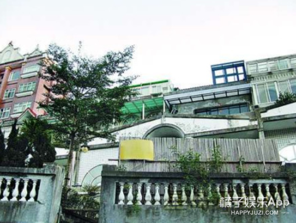 盤點哥哥的豪宅!趙文卓家客廳大到能滑板,陳小春家連鞋都有房間 盤點哥哥的豪宅!趙文卓家客廳大到能滑板,陳小春家連鞋都有房間