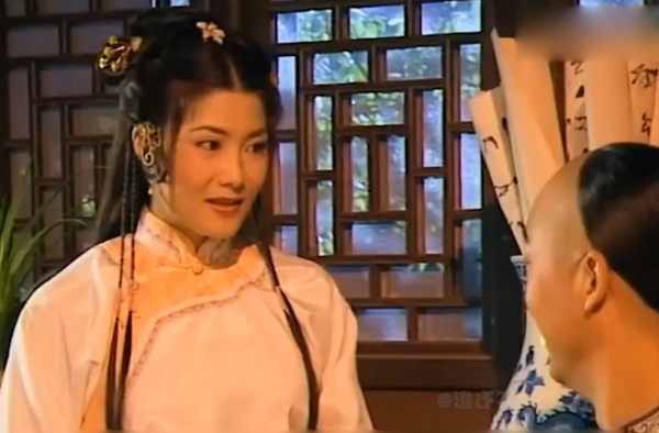 動作演員有多敢玩兒命？元彪3樓上演空中側翻，元華任由老鼠攀爬