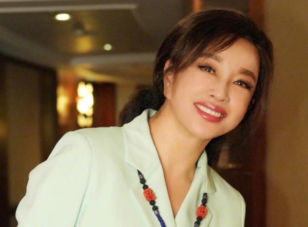 10位“整容過度”的女星：舒暢張檬畫蛇添足，黃夏惠變“鞋拔臉”