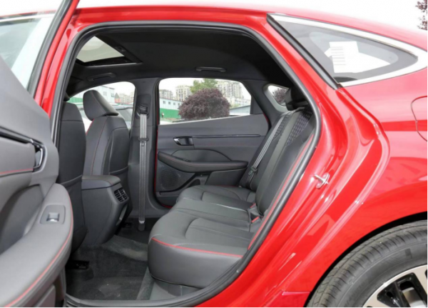 叫好不叫座,阿特茲、標緻508、索納塔誰更值得買? 叫好不叫座,阿特茲、標緻508、索納塔誰更值得買?