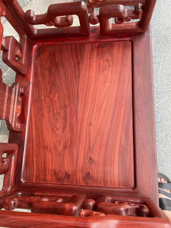 血檀勾雲紋扶手椅