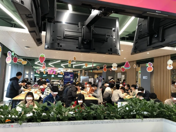 日本網民吐槽:中國員工食堂僅需7元(120日元)的公司餐太讚了 日本網民吐槽:中國員工食堂僅需7元(120日元)的公司餐太讚了