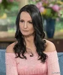 沒錢就生孩子？法國女人狂生13娃，領幾十萬福利金秒變富婆