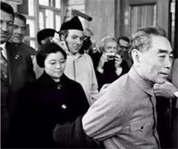 71年基辛格與葉劍英吃飯,閒聊時開玩笑:南希唐可競選美國總統 71年基辛格與葉劍英吃飯,閒聊時開玩笑:南希唐可競選美國總統