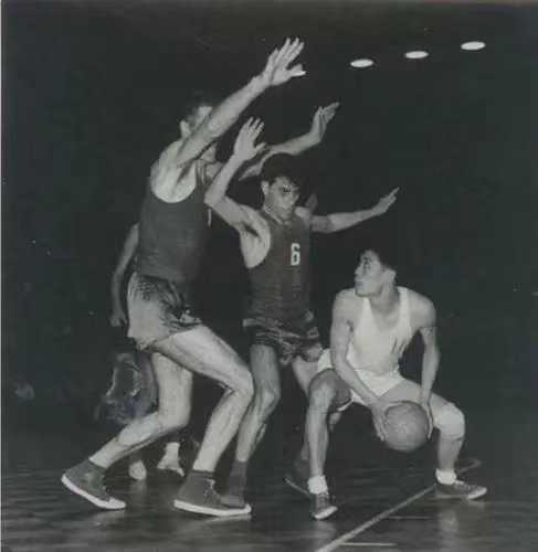 中國籃壇五大傳奇大前鋒：排骨飛人杜峰墊底，籃下魔術師僅第四