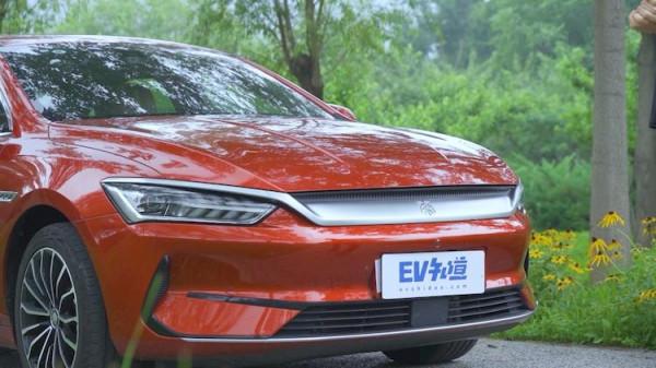 影片雙開不卡,DiLink3.0更流暢,比亞迪秦PLUS EV設計&;智慧化評測 影片雙開不卡,DiLink3.0更流暢,比亞迪秦PLUS EV設計&;智慧化評測