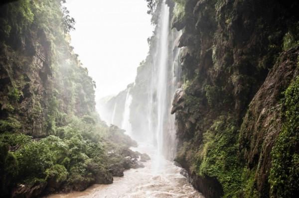 貴州不可多得的人間淨土,千泉歸壑,石奇瀑布更奇,遊客少消費低 貴州不可多得的人間淨土,千泉歸壑,石奇瀑布更奇,遊客少消費低