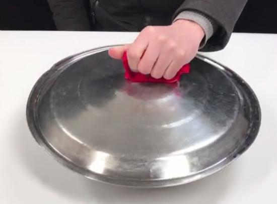 鍋蓋頭壞了誰還花錢買呀！只需一個空油桶，比買的漂亮還更好用