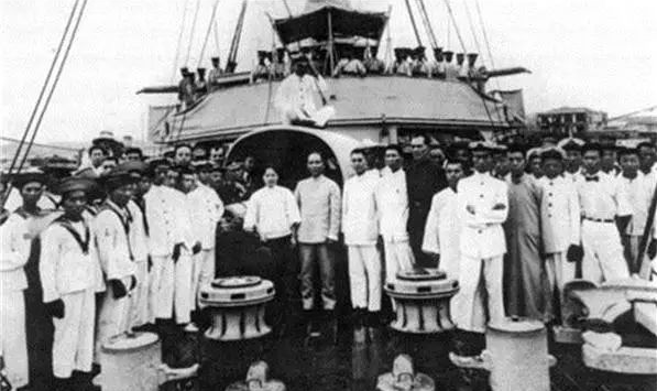 他是黃埔一期老大哥,蔣介石的十三太保之首,胡宗南也得叫他聲哥 他是黃埔一期老大哥,蔣介石的十三太保之首,胡宗南也得叫他聲哥