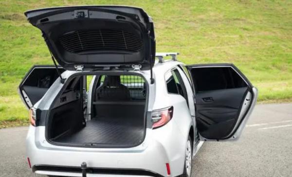 用卡羅拉來拉貨？海外推出商用版卡羅拉，操控不俗還能裝貨