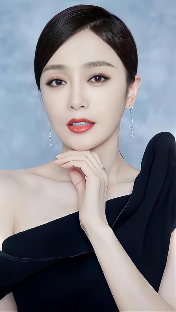 成熟御姐：秦嵐