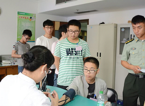 2022年參軍要求有變化，五種人不可報名，大學生要提前瞭解