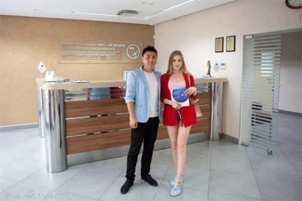 學渣梅愛偲留學烏克蘭,32歲娶18歲高中生,住3000平豪宅 學渣梅愛偲留學烏克蘭,32歲娶18歲高中生,住3000平豪宅