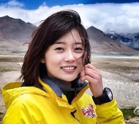 央視主持李七月：用八年時間逐夢，被稱為董卿接班人