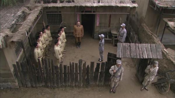 彭老總釋放27名俘虜，麥克阿瑟大喜，不料卻因此葬送2.4萬美軍