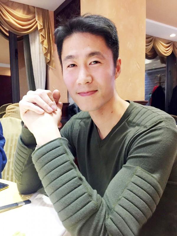 劉嘉：以命相搏鬥劫匪，從沒想過嫁王勵勤，我在婚姻中影響了他