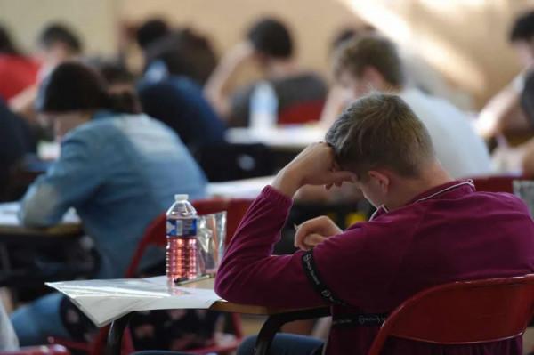 巴黎大區77省高中發生暴力事件震驚全國 巴黎大區77省高中發生暴力事件震驚全國