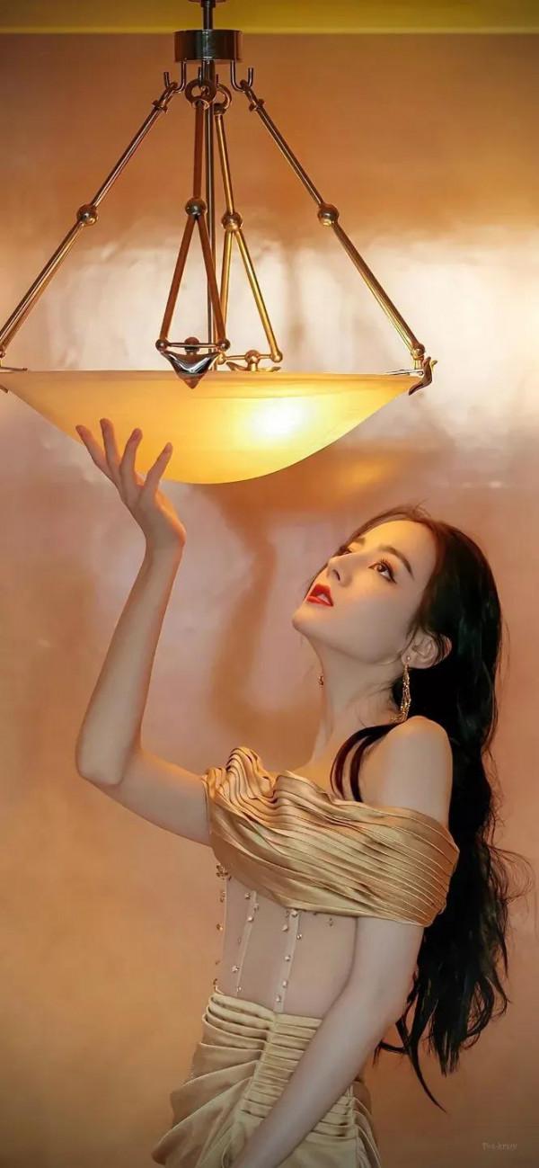 迪麗熱巴全面屏桌布（5）