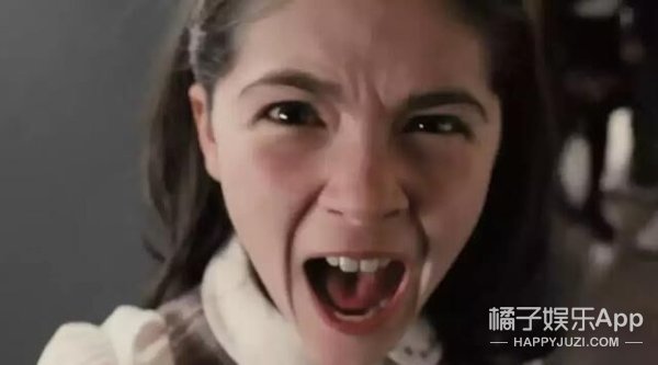 還記得《孤兒怨》裡的小女孩嗎?她長大後這麼美? 還記得《孤兒怨》裡的小女孩嗎?她長大後這麼美?