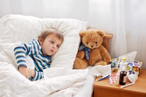 孩子發燒是好事，不用急著去醫院？父母牢記：6種情況立即送醫