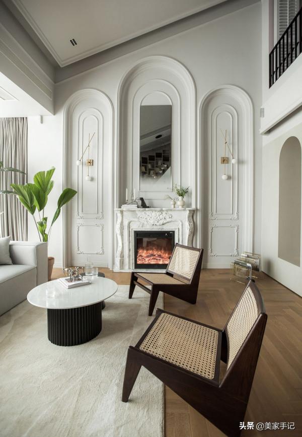 這位女主很有眼光，買下被人嫌棄的頂樓，結果裝修後被超多人羨慕