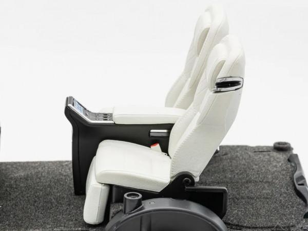 最貴的麵包車，雷克薩斯LM模型對比測評