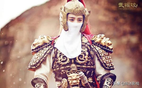 上戰場還濃妝豔抹,讓這6位女星告訴你,什麼叫女將軍形象 上戰場還濃妝豔抹,讓這6位女星告訴你,什麼叫女將軍形象