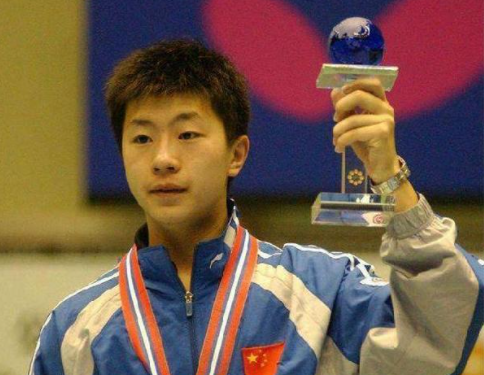 世界冠軍馬龍身價上千萬,曾是張繼科“死敵”,如今變身曬娃狂魔 世界冠軍馬龍身價上千萬,曾是張繼科“死敵”,如今變身曬娃狂魔