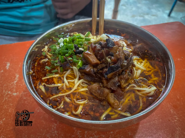 隨行 | 中國“最窄”的縣城——鹽津縣