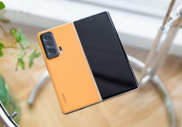 榮耀Magic V購買者逐漸收貨，售價9999卻無一差評，評價令人感動