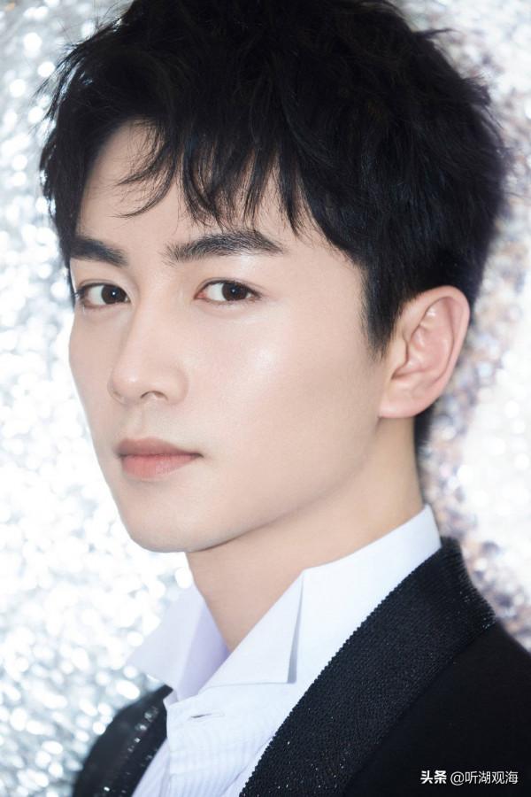 被“毀壞”的男神，有人“疑似整容”，有人“邋里邋遢”