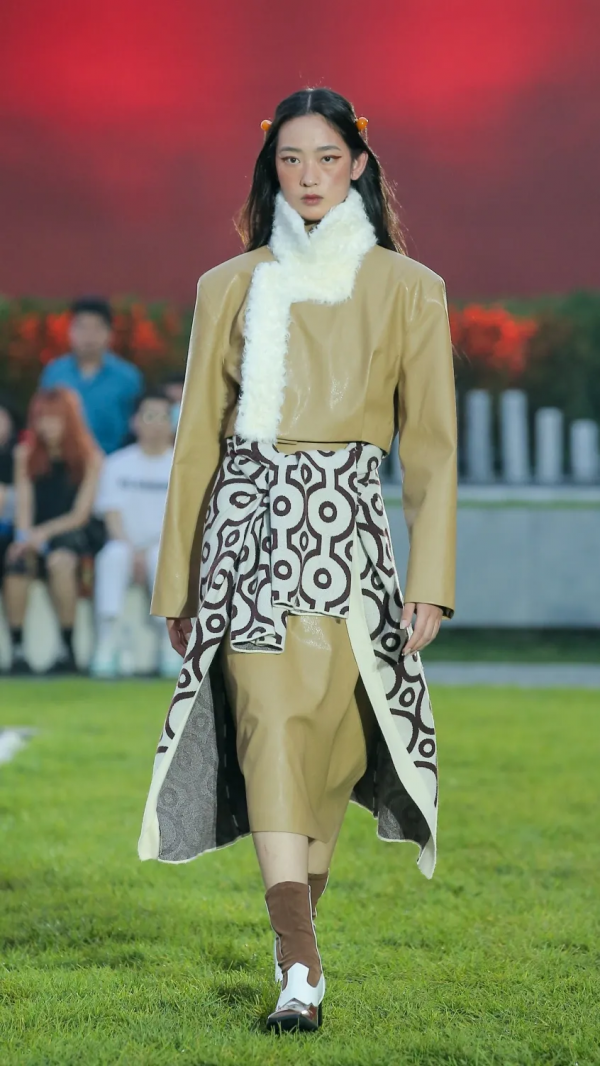 專題 | 看!少數民族的“時尚經” 專題 | 看!少數民族的“時尚經”