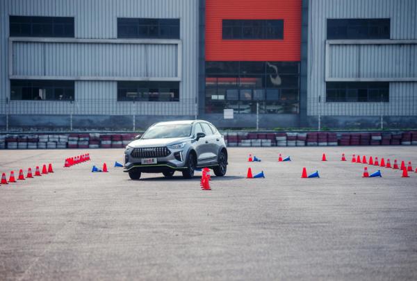 究竟是追趕還是超越，赤兔和XR-V論駕控誰能小勝一籌？