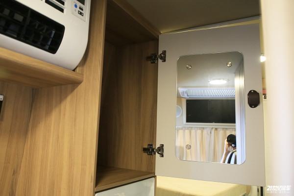 一家三口旅居首選B型房車！全車軟包功能完善！實拍金冠賓歌B500