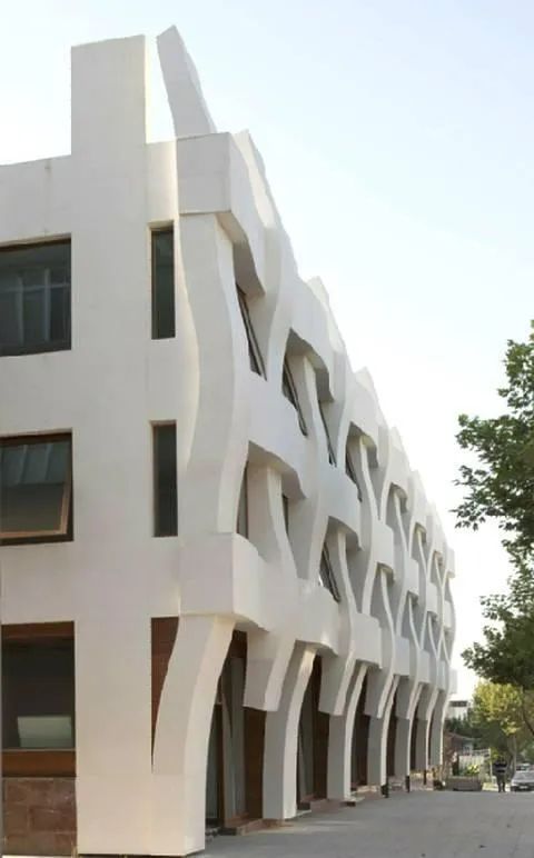 大理石“編織”建築？你沒看錯是“編織”