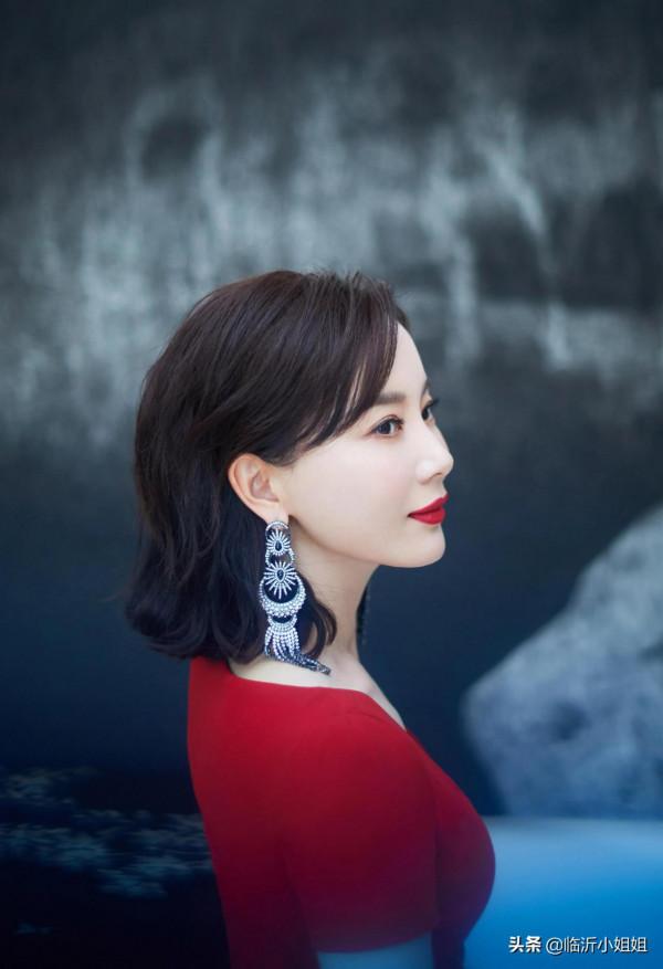 陳數，優雅知性、氣質出眾的高顏值女性，才貌雙全，魅力十足