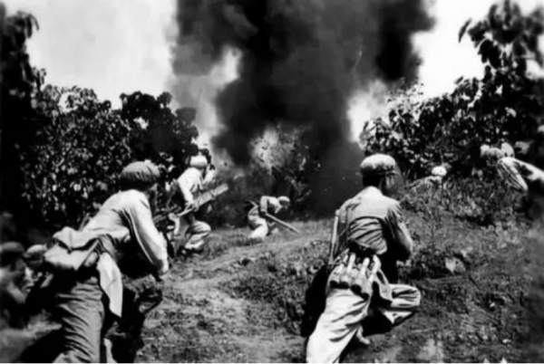 李先念文韜武略,戰功不亞於十大元帥,為何1955年不在授銜名單中 李先念文韜武略,戰功不亞於十大元帥,為何1955年不在授銜名單中