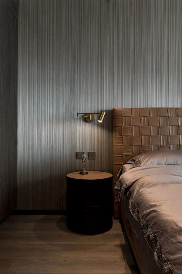 以沉靜之形 構築有趣真我 以沉靜之形 構築有趣真我