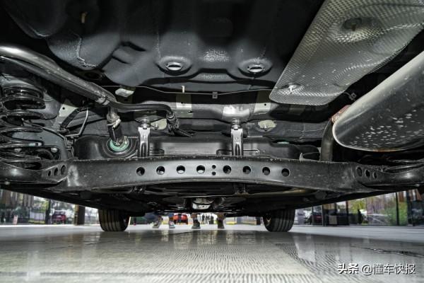 10萬元以內家轎內卷嚴重，2021款榮威i5表現如何？